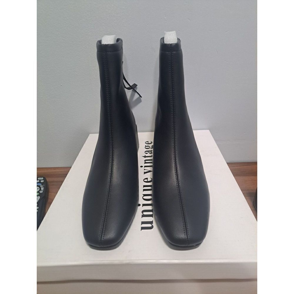 Unique Vintage Booties Women's Size 10 Black Faux Leather 1960's Sintra Boots - Picture 9 of 10